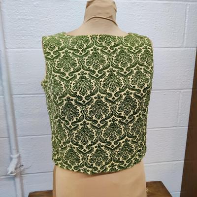 VINTAGE CALIFORNIA GIRL GREEN FLORAL PRINT VELVET SHORT SLEEVE TOP SIZE 11