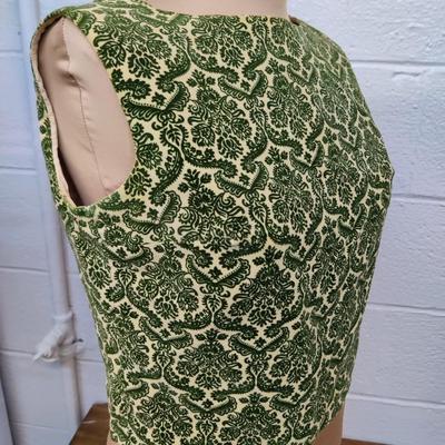 VINTAGE CALIFORNIA GIRL GREEN FLORAL PRINT VELVET SHORT SLEEVE TOP SIZE 11