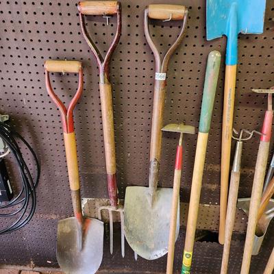 Large Lawn and Garden Tool Lot Shovels, Rake, Pitch fork and More lot 566