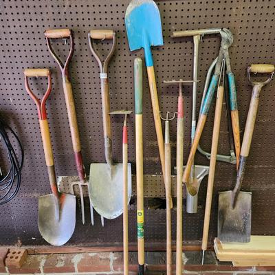 Large Lawn and Garden Tool Lot Shovels, Rake, Pitch fork and More lot 566
