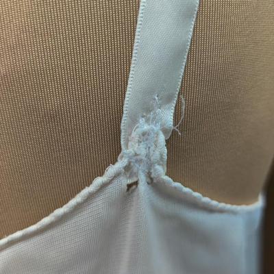 VINTAGE SEARS SHE DOESN'T SLIP NYLON FULL SLIP SIZE 38