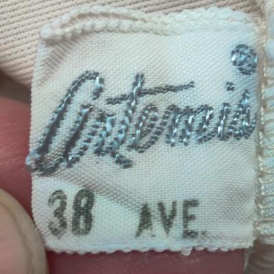 VINTAGE ARTEMIS CREAM NYLON FULL SLIP SIZE AVERAGE 38