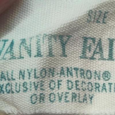 VINTAGE VANITY FAIR WHITE NYLON FULL SLIP SIZE 38