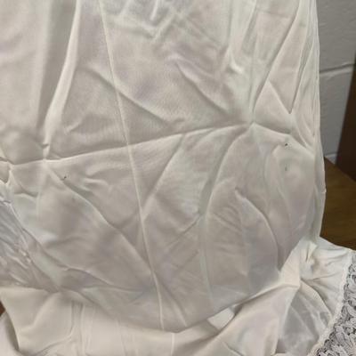 VINTAGE VANITY FAIR WHITE NYLON FULL SLIP SIZE 38