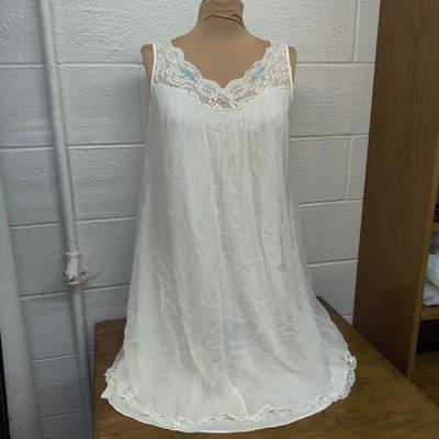 VINTAGE SHADOWTIME NYLON NIGHTIE SIZE M