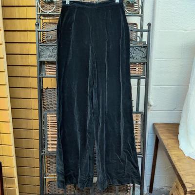 VINTAGE KORET OF CALIFORNIA BLACK CRUSHED VELVET HIGH WAISTED PANTS WAIST 26"