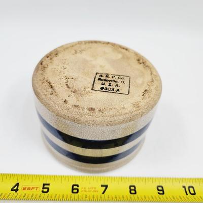 ROSEVILLE CO - R.R.PCO - STONEWARE SHORT CROCK POT