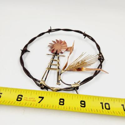 BARBED WIRE WINDMILL ART DESIGN