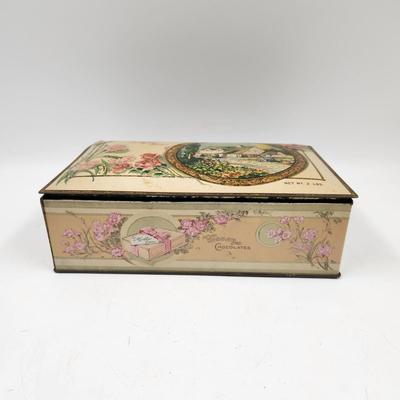 VINTAGE METAL MOTHER DEAR VASSAR CHOCOLATE BOX