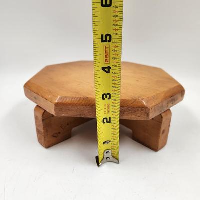 VINTAGE WOODEN OCTAGON PEDESTAL TABLE