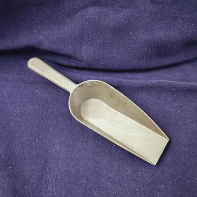 METAL FLOUR / SUGAR SCOOPER