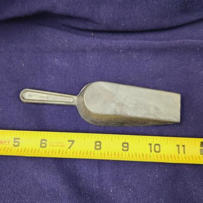 METAL FLOUR / SUGAR SCOOPER