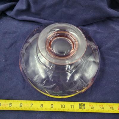 VINTAGE ETCHED PINK PEDESTAL GLASS BOWL