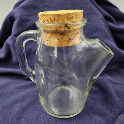 VINTAGE WESTMORELAND SNUB NOSE PITCHER W/ CORK