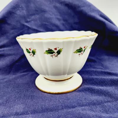 ROYAL LIMITED HOLLY HOLIDAY NUT / CANDY DISH