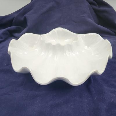 WHITE PORCELAIN SHELL SERVING DISH