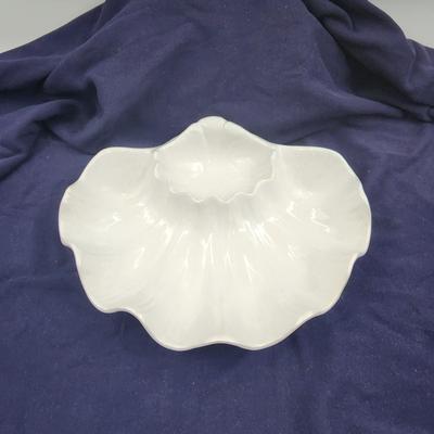 WHITE PORCELAIN SHELL SERVING DISH
