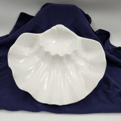 WHITE PORCELAIN SHELL SERVING DISH