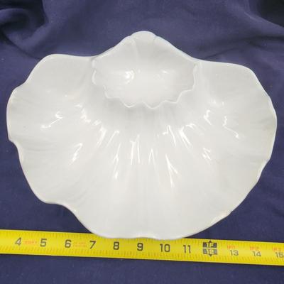 WHITE PORCELAIN SHELL SERVING DISH