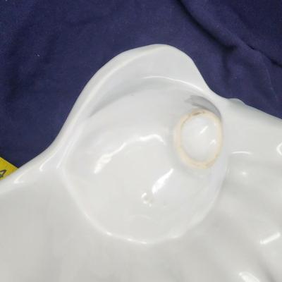 WHITE PORCELAIN SHELL SERVING DISH