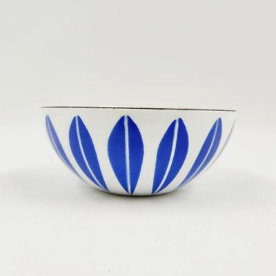 VINTAGE CATHERINE HOLM COLBALT BLUR & WHITE LOTUS ENAMEL WARE BOWL