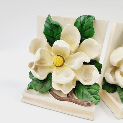 VINTAGE BEAUTIFUL FLOWER BOOK ENDS