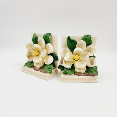 VINTAGE BEAUTIFUL FLOWER BOOK ENDS