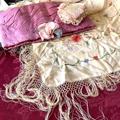 LOT 131 Vintage Round Framed Floral Print Embroidered Scarf Satin Lingerie Bag