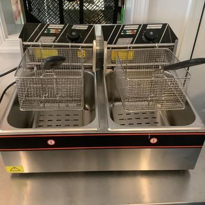 124 New Dual Basket Med to Light Duty Commercial Countertop Fryer