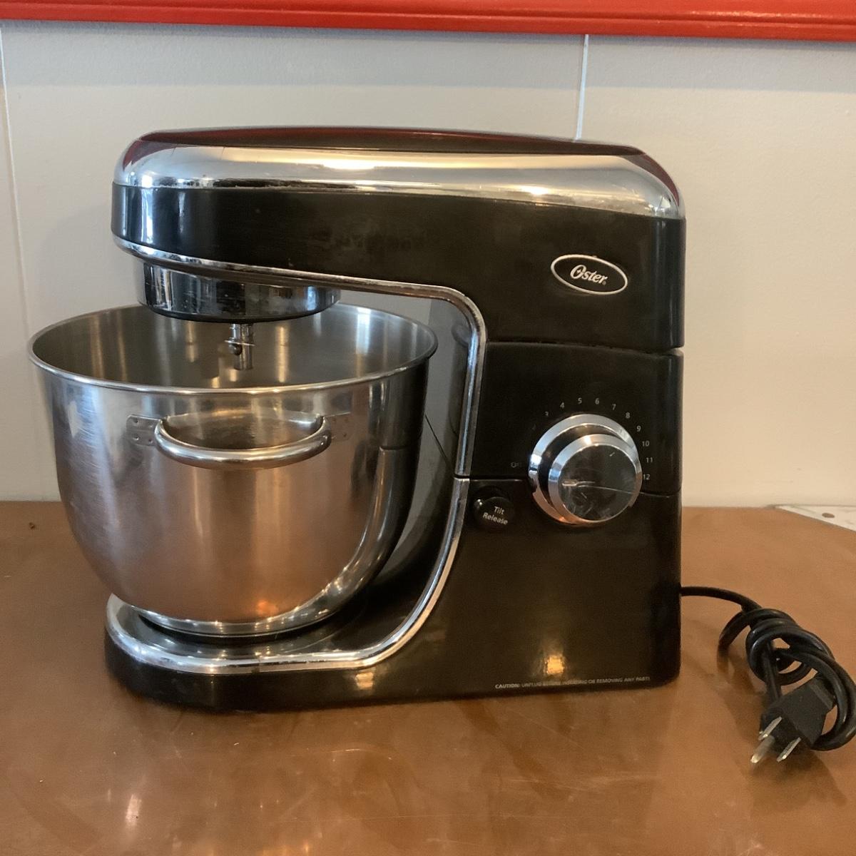 135 Oster Stand Mixer