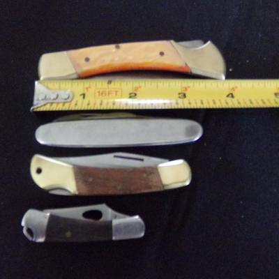 4 FOLDING KNIVES; 1 ROSTFREI INOX HOFFRITZ GERMANY.