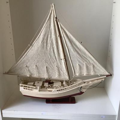 147 Decorative Boat Model