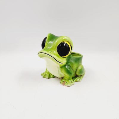 VINTAGE CERAMIC BIG EYE FROG PLANTER