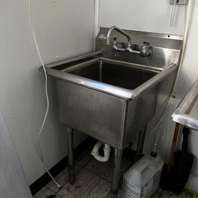 160 Stainless Steel Food Prep Soak Sink with 9