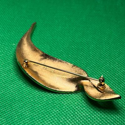 TRIFARI STREAMLINED GOLD TONE LEAF PIN