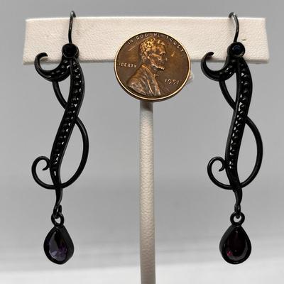 SMALL BLACK TEARDROP DANGLE EARRINGS