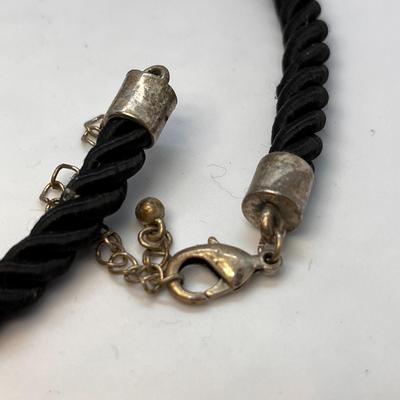 FABULOUS TRIPLE FLAIR FLORAL NECKLACE