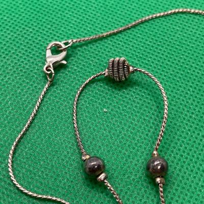 SILVER TONE TWISTED WIRE, BEAD NECKLACE