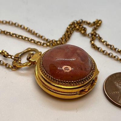 â€œHANKAâ€ LOVELY GOLD WOMANâ€™S PENDANT WATCH