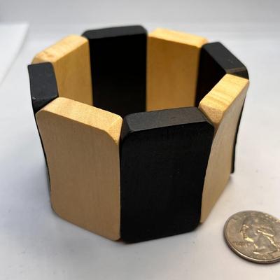 BLONDE, EBONY WOOD SEGMENT BRACELET
