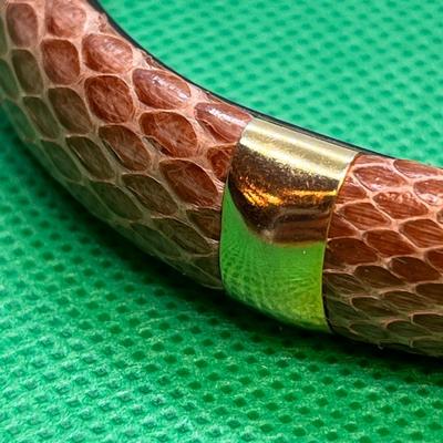 WELL MADE SNAKESKIN BANGLE BRACELET