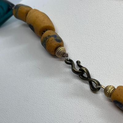TRIBAL STYLE NECKLACE DEEP AQUA BEAD ACCENT