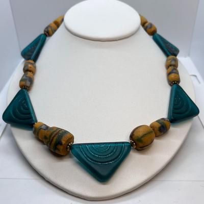 TRIBAL STYLE NECKLACE DEEP AQUA BEAD ACCENT