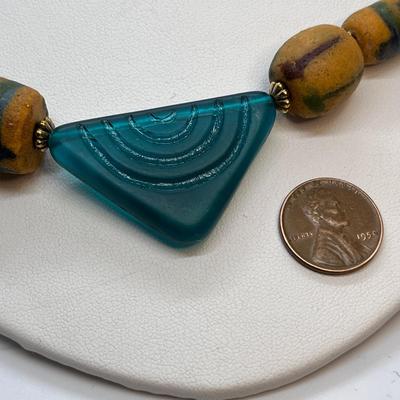 TRIBAL STYLE NECKLACE DEEP AQUA BEAD ACCENT