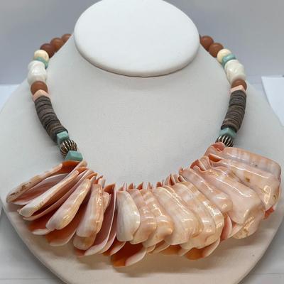 FABULOUS PACIFIC SOUTH SEAS NECKLACE