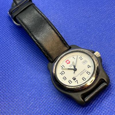 SWISS ARMY WRISTWATCH w/CALENDAR