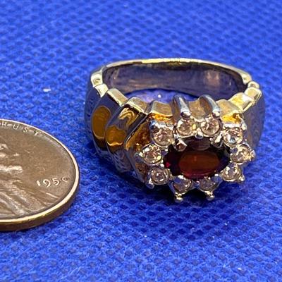 FANCY RED & RUBY RHINESTONE COSTUME DINNER RING
