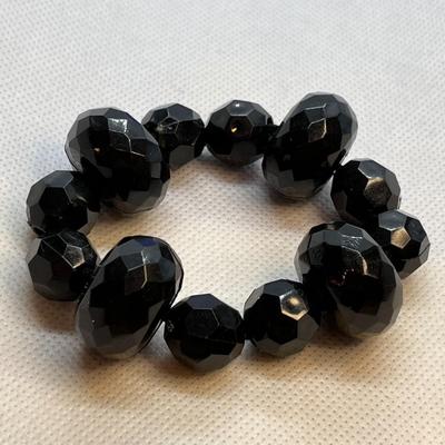 LARGE FACETED PLASTIC BEAD BRACELET