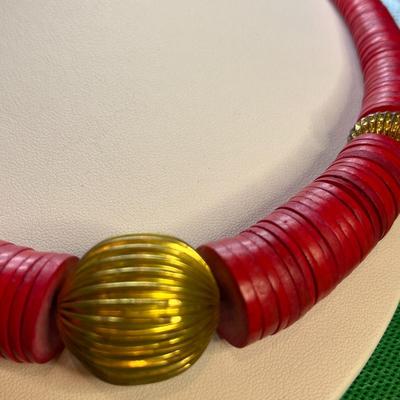 BOLD LOOK WOOD DISC BEAD NECKLACE