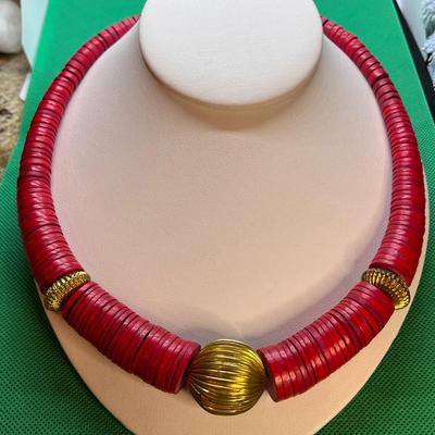 BOLD LOOK WOOD DISC BEAD NECKLACE
